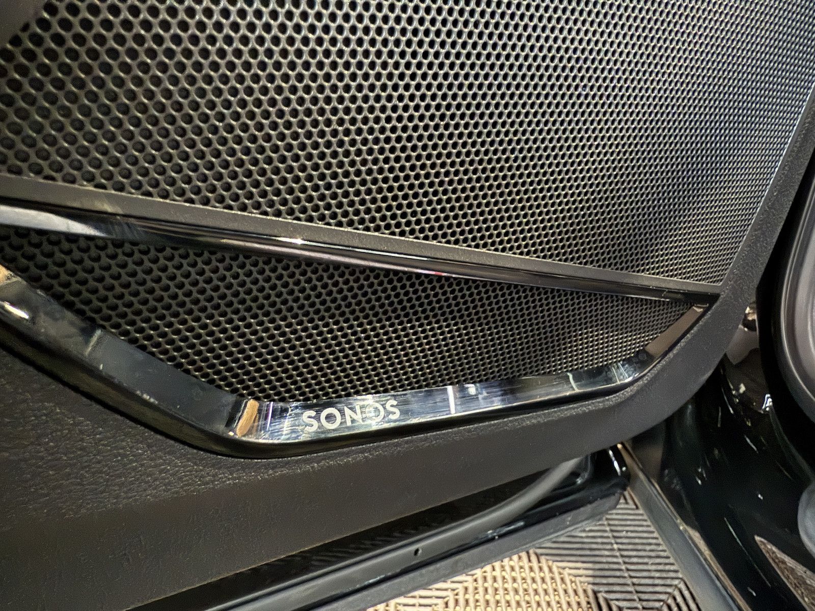 Fahrzeugabbildung Audi Q3 35 TFSI S Line Black Aut.*Navi*Sonos*Kam*AHK*