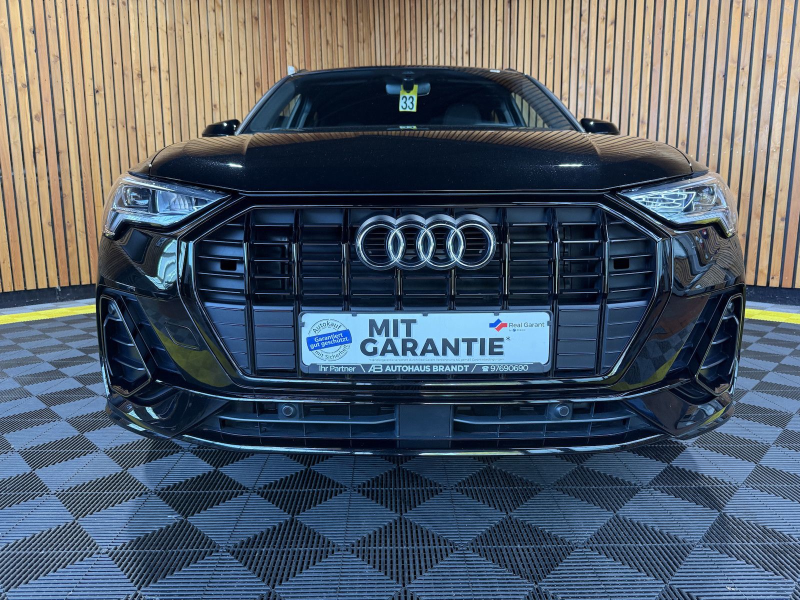 Fahrzeugabbildung Audi Q3 35 TFSI S Line Black Aut.*Navi*Sonos*Kam*AHK*