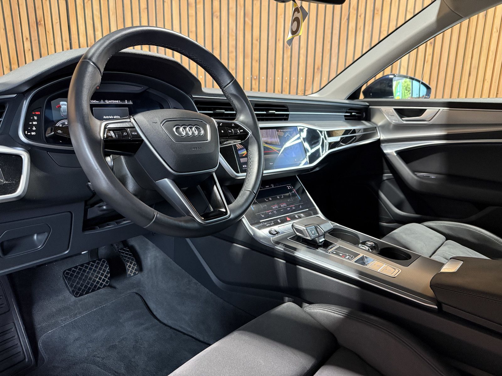 Fahrzeugabbildung Audi A6 Avant 2,0 TDI qu. *Navi*Matrix*AHK*Head*360°*