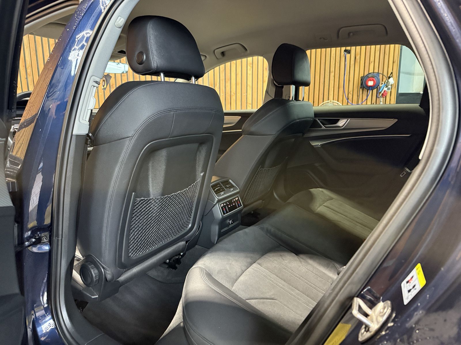 Fahrzeugabbildung Audi A6 Avant 2,0 TDI qu. *Navi*Matrix*AHK*Head*360°*