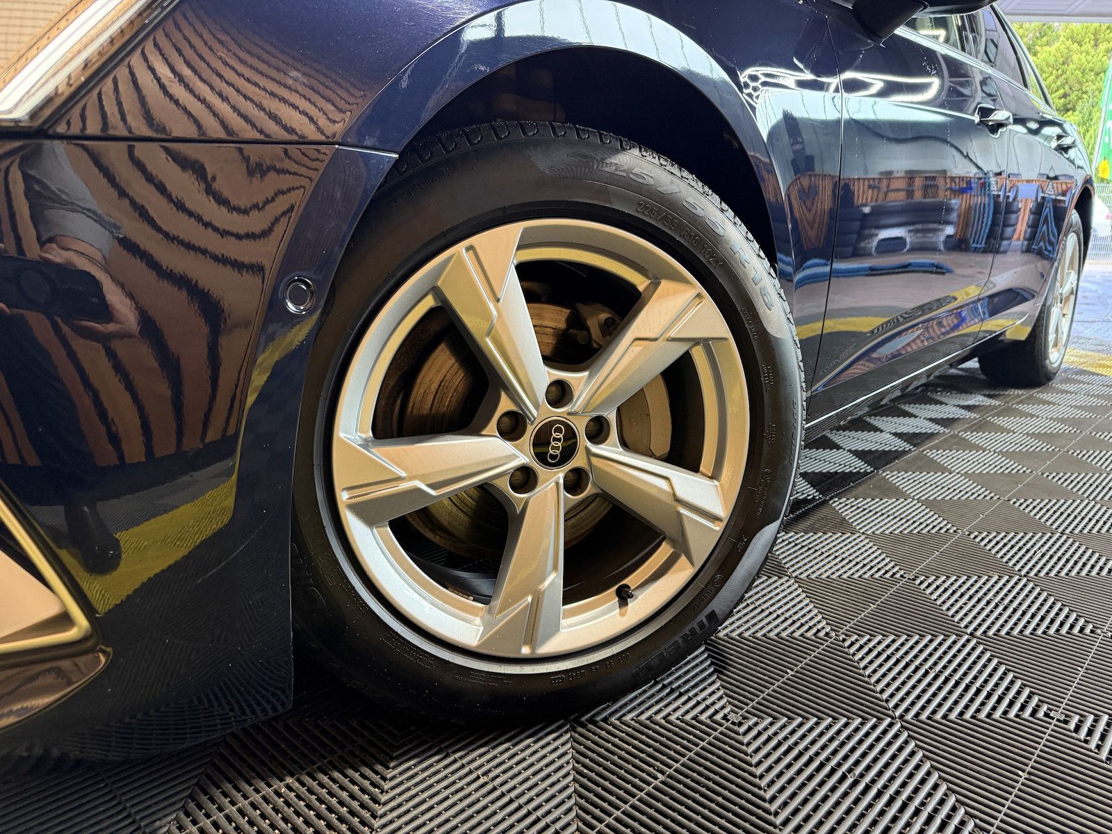 Fahrzeugabbildung Audi A6 Avant 2,0 TDI qu. *Navi*Matrix*AHK*Head*360°*