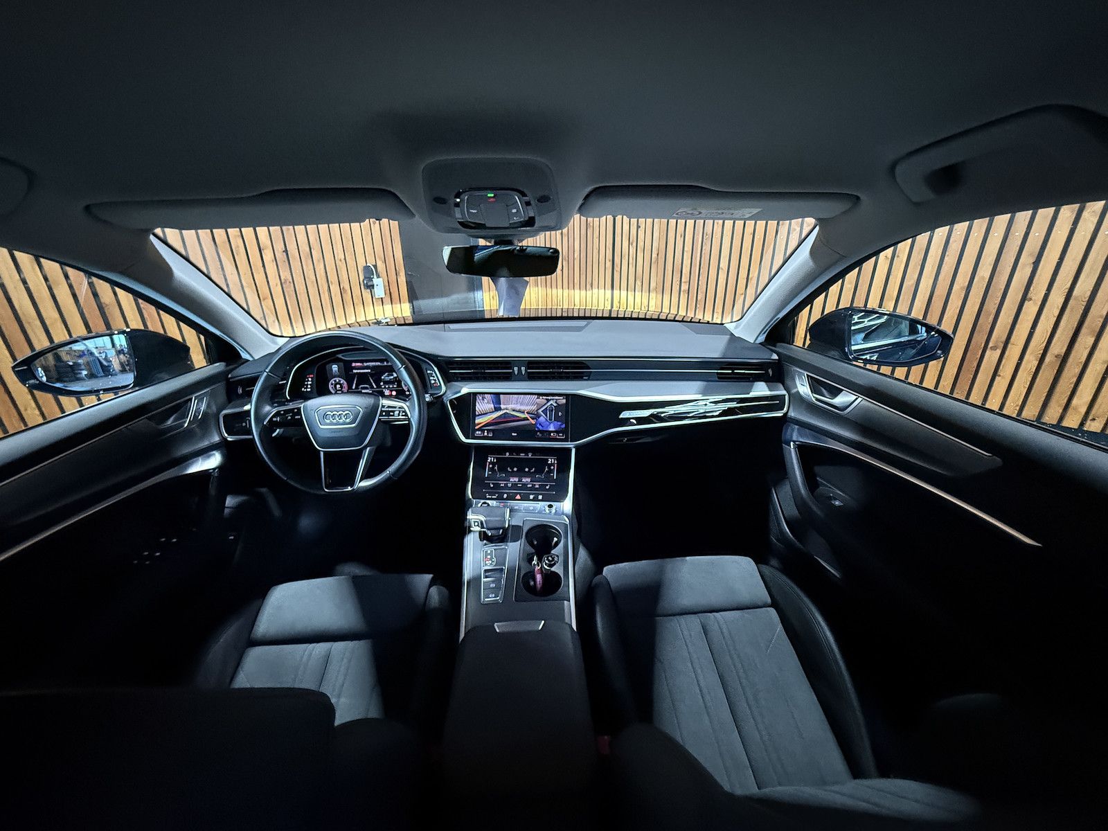 Fahrzeugabbildung Audi A6 Avant 2,0 TDI qu. *Navi*Matrix*AHK*Head*360°*