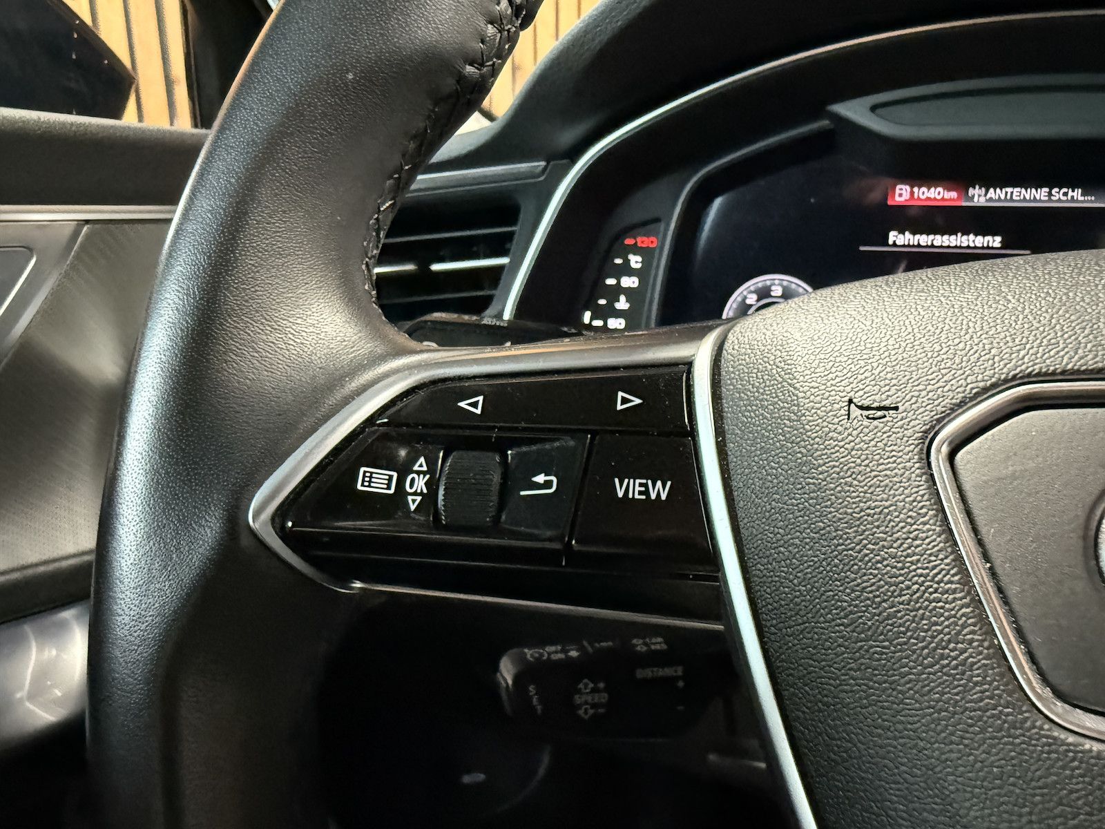 Fahrzeugabbildung Audi A6 Avant 2,0 TDI qu. *Navi*Matrix*AHK*Head*360°*