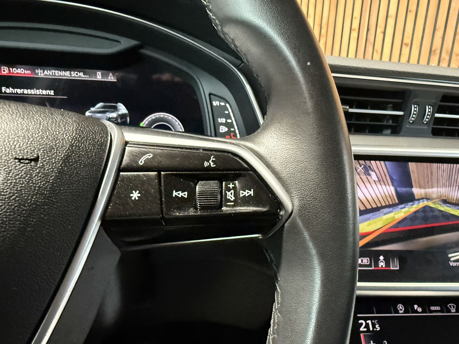 Fahrzeugabbildung Audi A6 Avant 2,0 TDI qu. *Navi*Matrix*AHK*Head*360°*