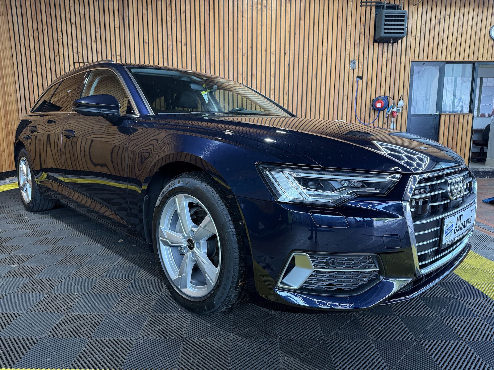 Fahrzeugabbildung Audi A6 Avant 2,0 TDI qu. *Navi*Matrix*AHK*Head*360°*