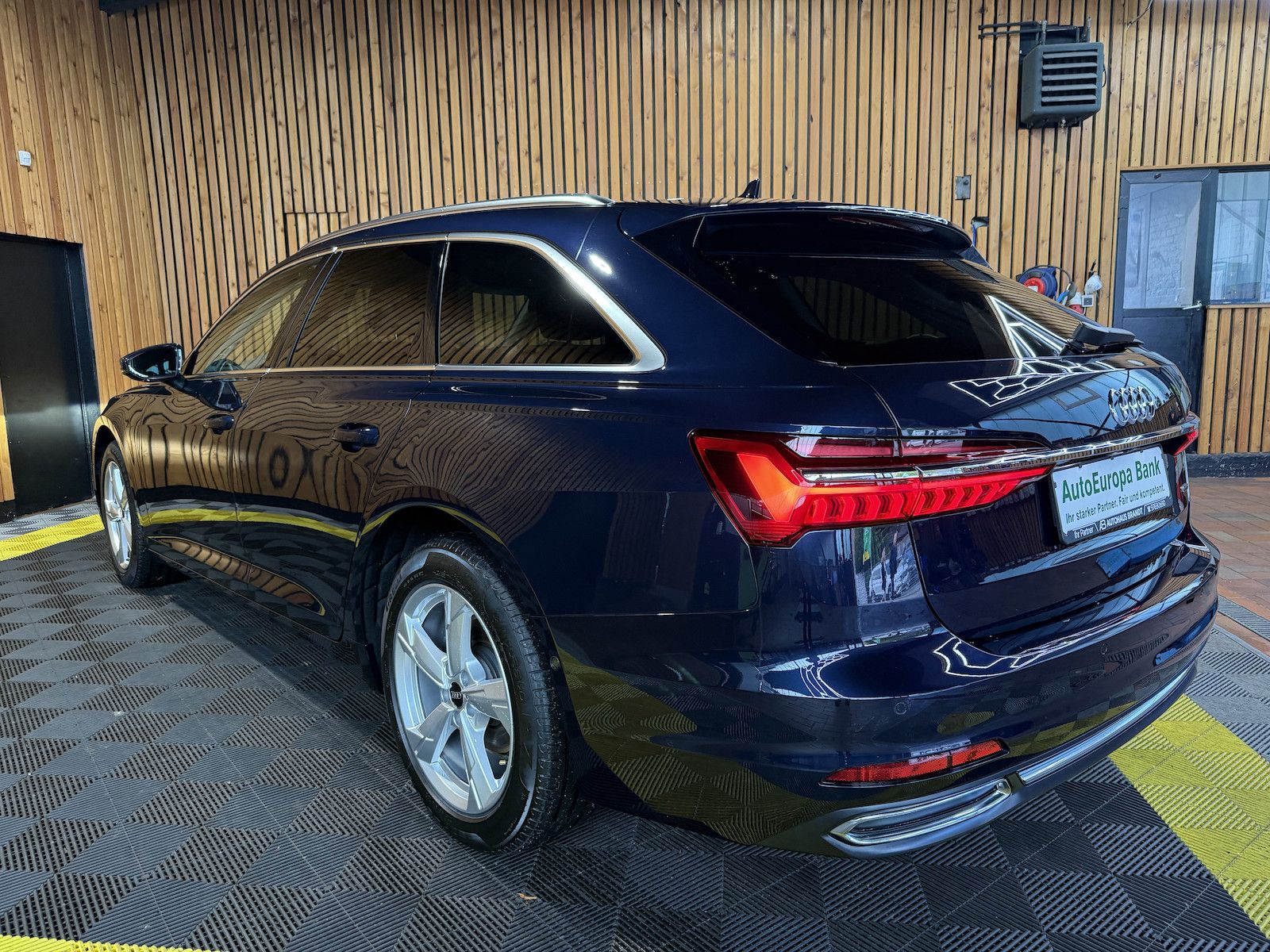 Fahrzeugabbildung Audi A6 Avant 2,0 TDI qu. *Navi*Matrix*AHK*Head*360°*