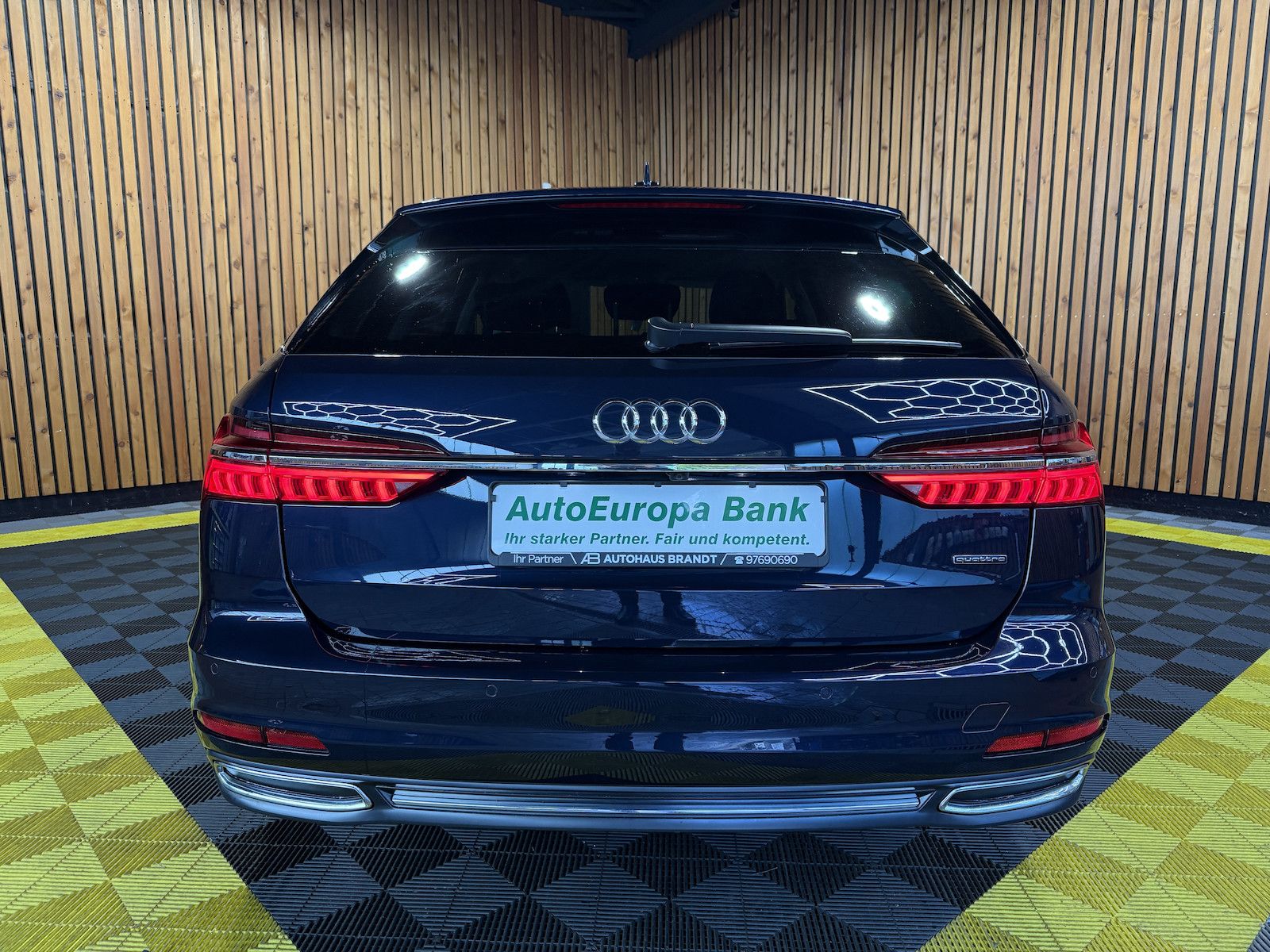 Fahrzeugabbildung Audi A6 Avant 2,0 TDI qu. *Navi*Matrix*AHK*Head*360°*