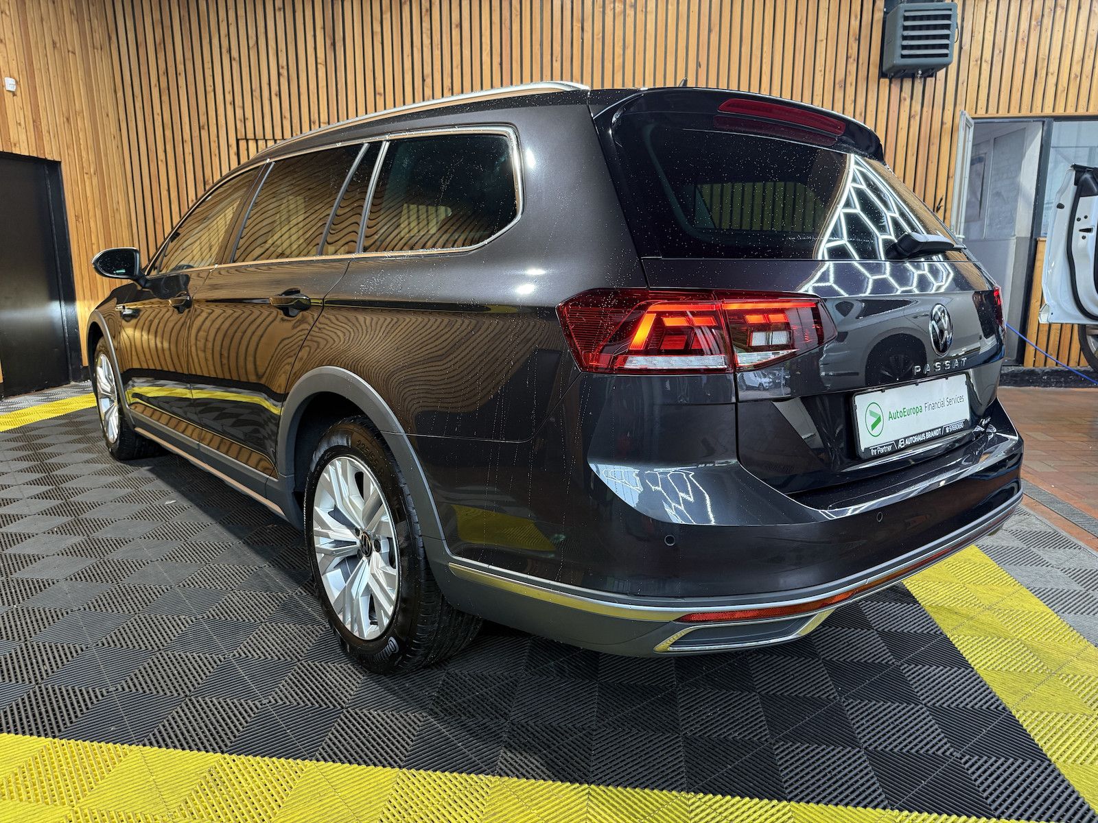 Fahrzeugabbildung Volkswagen Passat Alltrack 2,0 TDI 4M DSG *Navi*Kam*LED*AHK