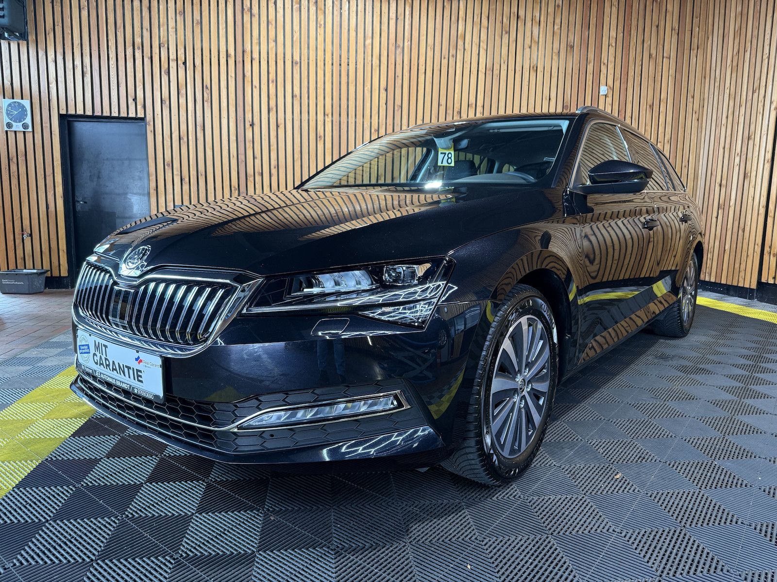 SKODA Superb Combi 1,5 TSI DSG Navi*Matrix*AHK*Virtual