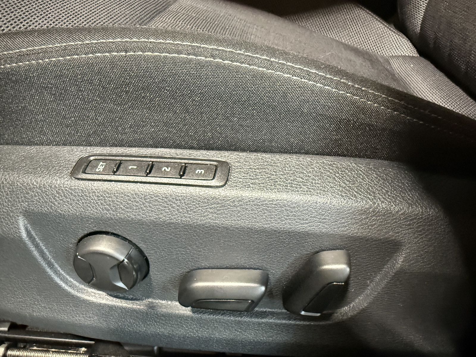 Fahrzeugabbildung SKODA Superb Combi 1,5 TSI DSG Navi*Matrix*AHK*Virtual