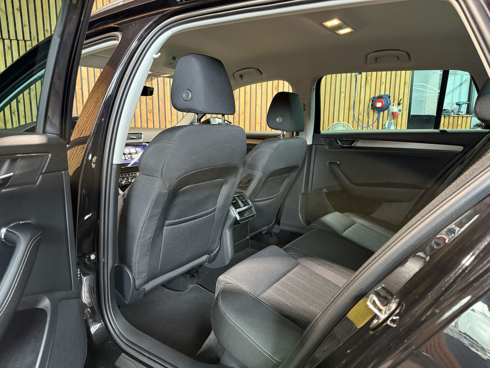 Fahrzeugabbildung SKODA Superb Combi 1,5 TSI DSG Navi*Matrix*AHK*Virtual