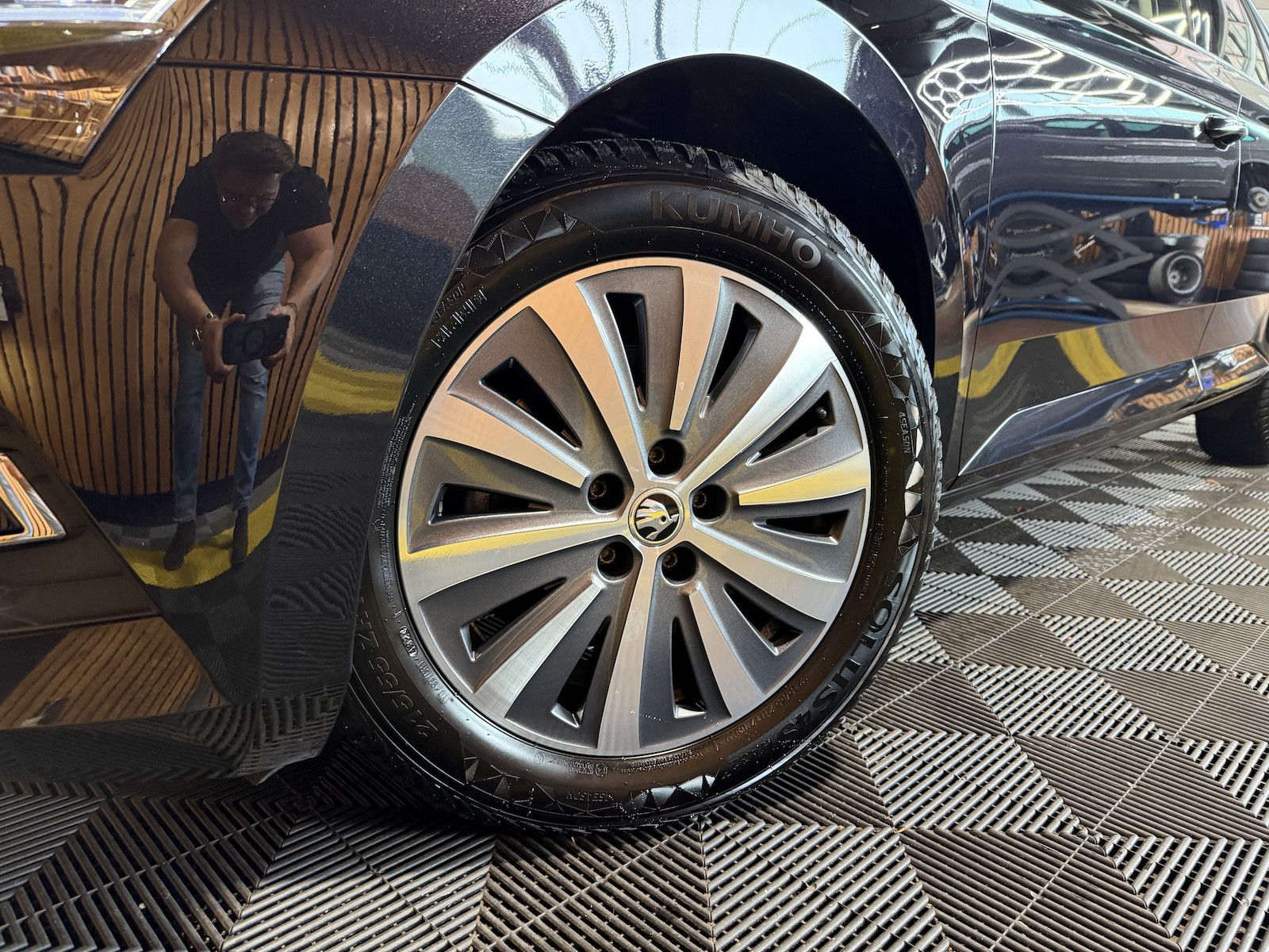 Fahrzeugabbildung SKODA Superb Combi 1,5 TSI DSG Navi*Matrix*AHK*Virtual