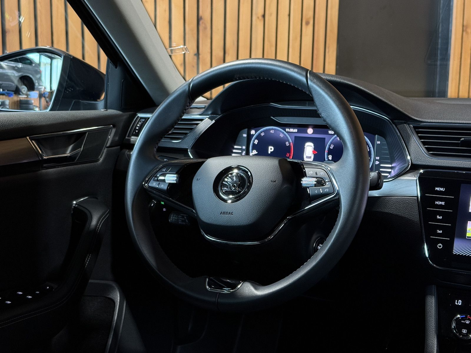 Fahrzeugabbildung SKODA Superb Combi 1,5 TSI DSG Navi*Matrix*AHK*Virtual