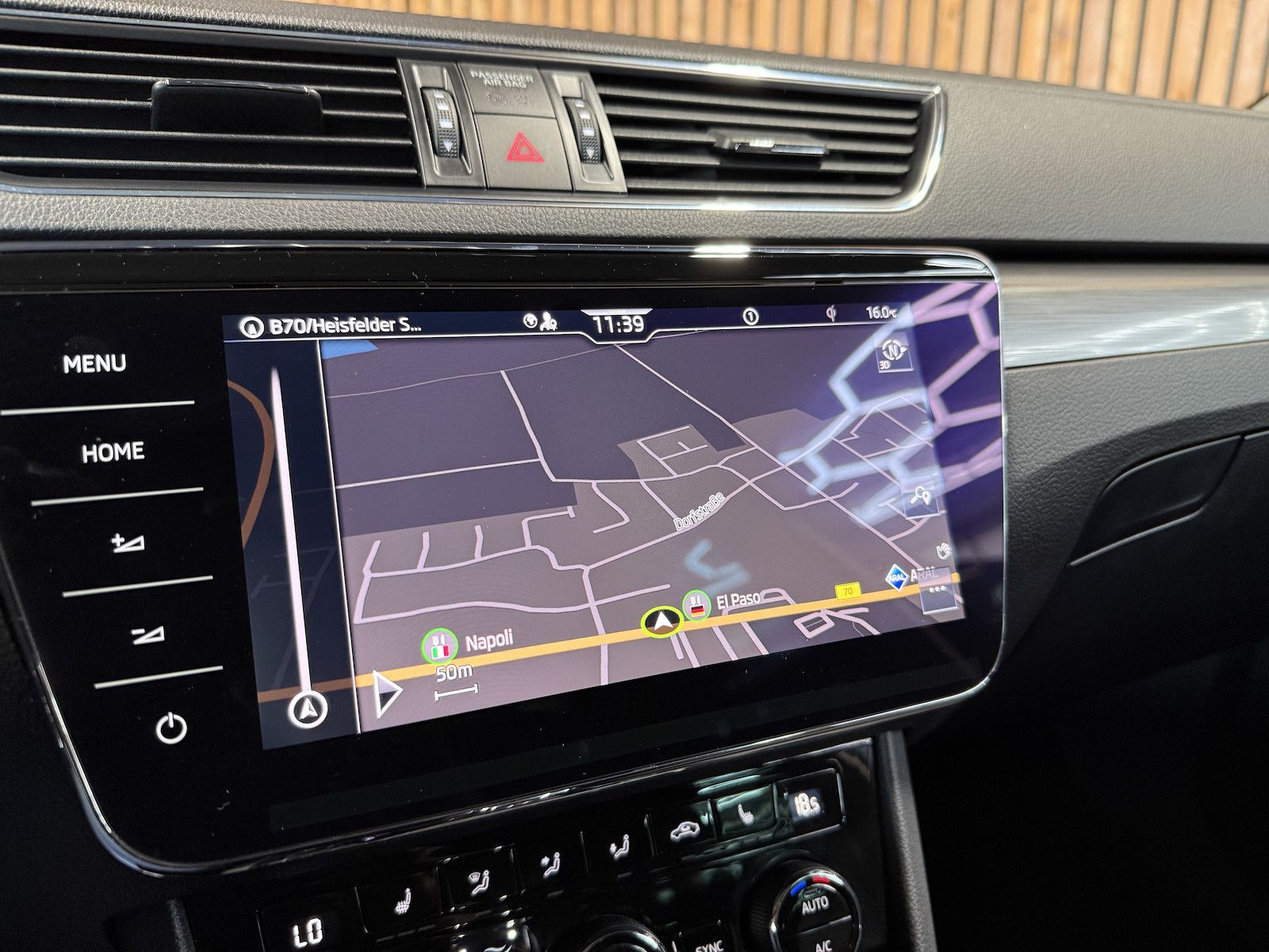 Fahrzeugabbildung SKODA Superb Combi 1,5 TSI DSG Navi*Matrix*AHK*Virtual