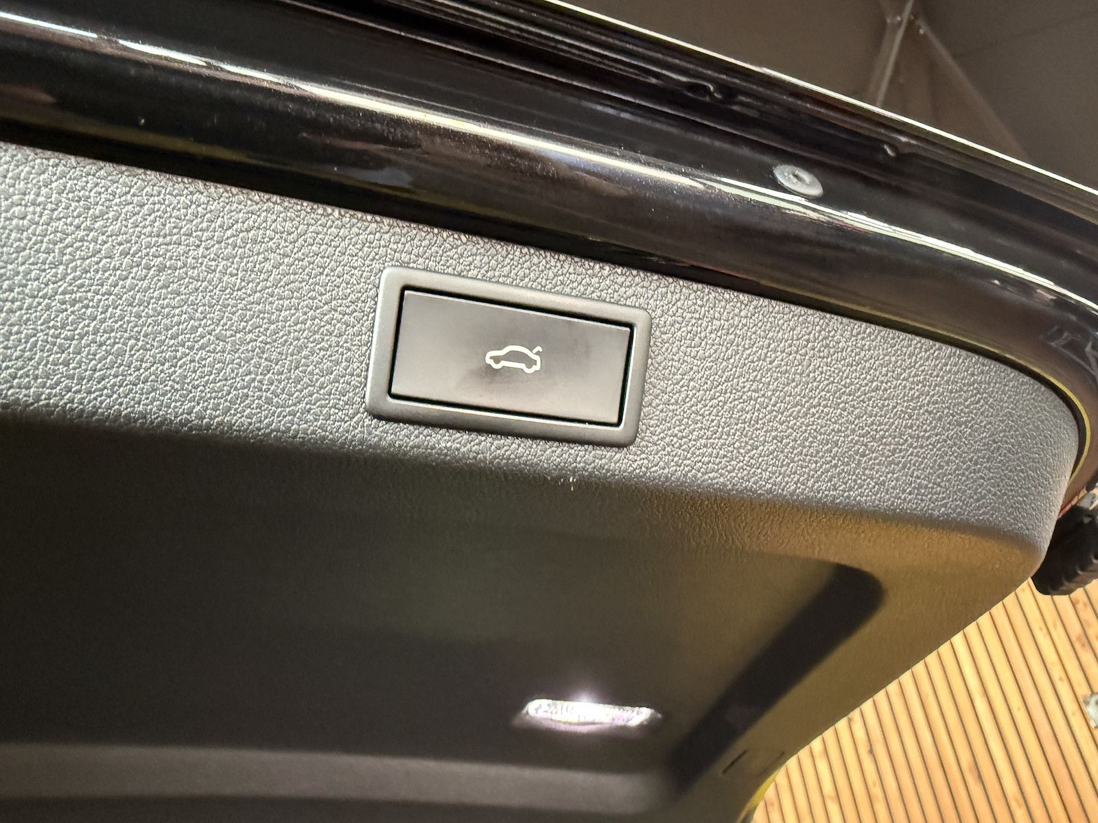 Fahrzeugabbildung SKODA Superb Combi 1,5 TSI DSG Navi*Matrix*AHK*Virtual