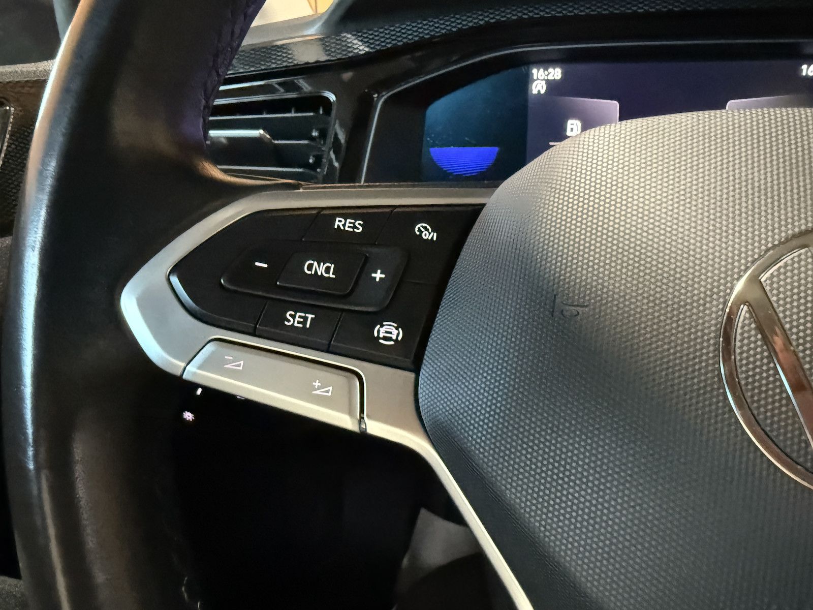 Fahrzeugabbildung Volkswagen Polo TSI Life 5-tg. *LED*PDC*Virtual*Sitzhz*App*