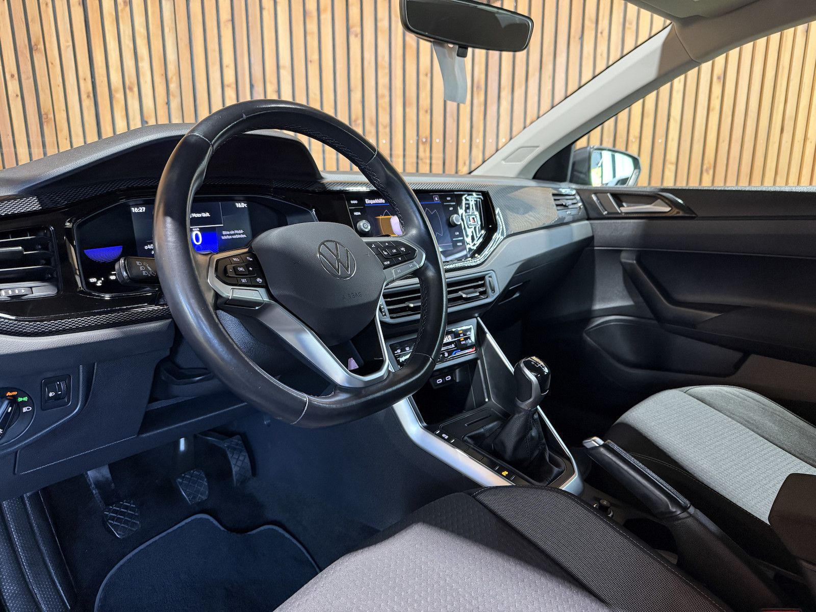 Fahrzeugabbildung Volkswagen Polo TSI Life 5-tg. *LED*PDC*Virtual*Sitzhz*App*