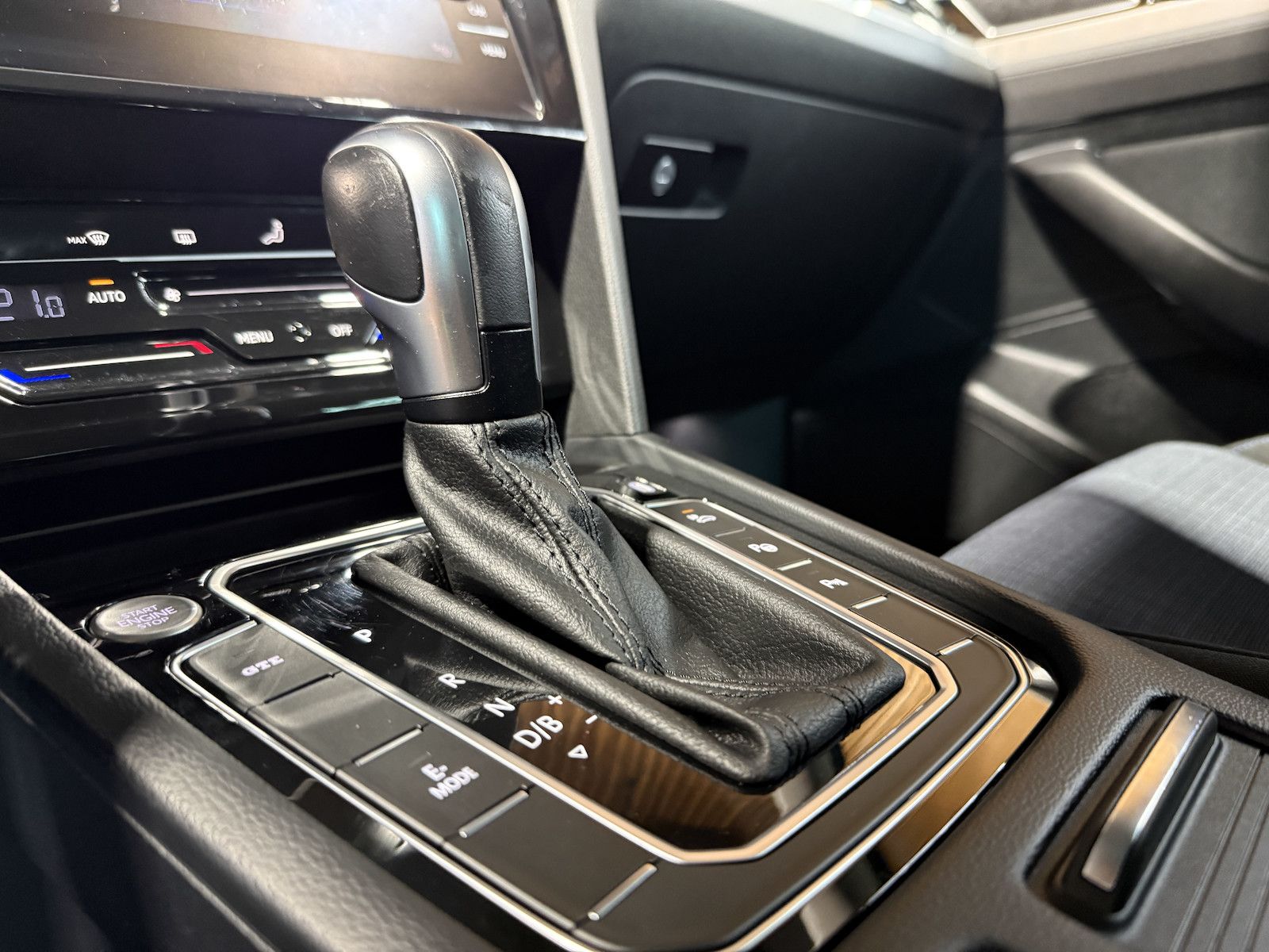 Fahrzeugabbildung Volkswagen Passat Variant GTE DSG *Navi*Kam*AHK*Virtual*ACC