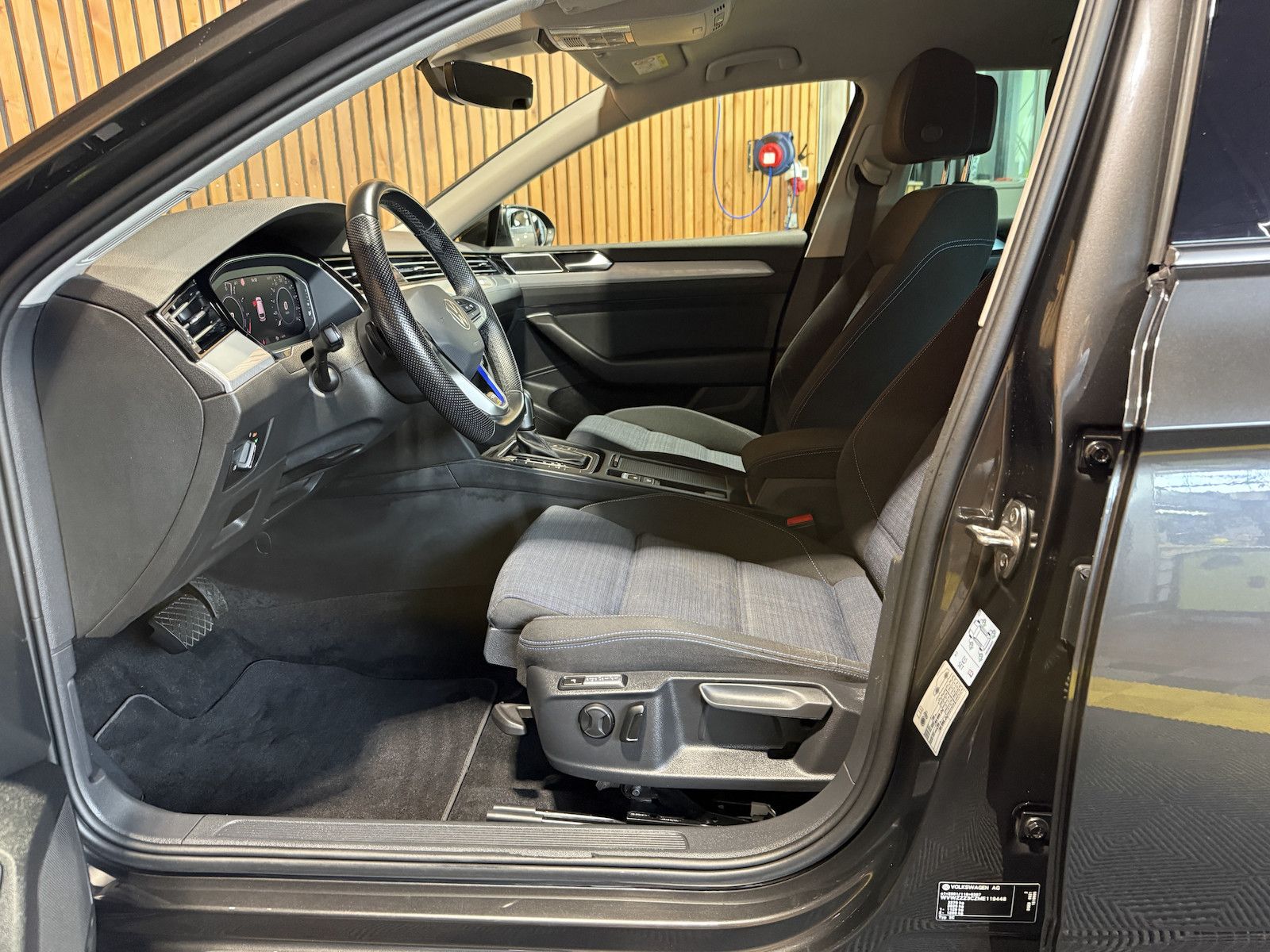 Fahrzeugabbildung Volkswagen Passat Variant GTE DSG *Navi*Kam*AHK*Virtual*ACC