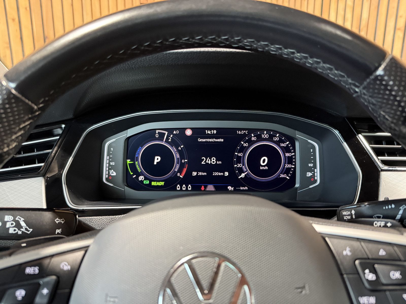 Fahrzeugabbildung Volkswagen Passat Variant GTE DSG *Navi*Kam*AHK*Virtual*ACC