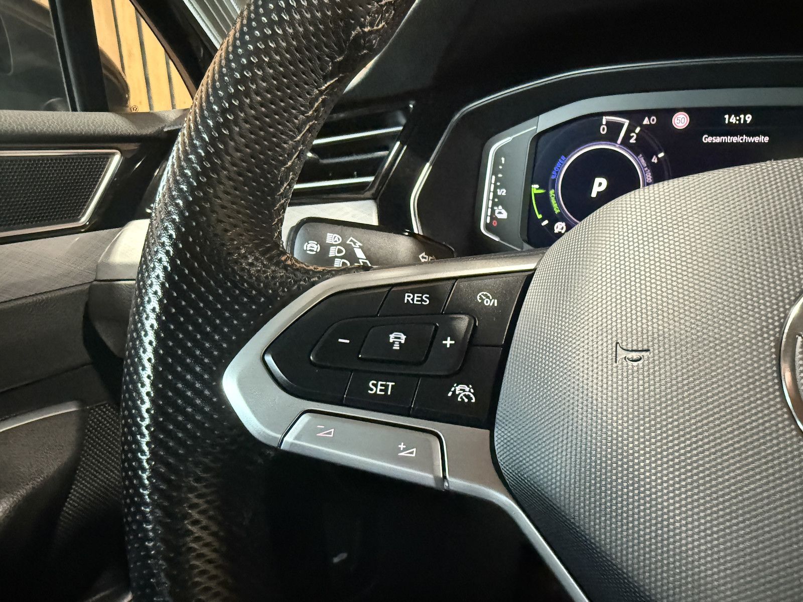 Fahrzeugabbildung Volkswagen Passat Variant GTE DSG *Navi*Kam*AHK*Virtual*ACC