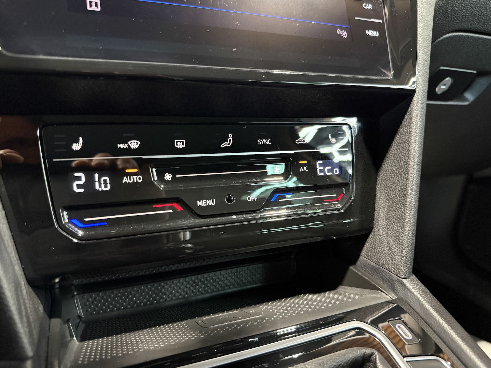 Fahrzeugabbildung Volkswagen Passat Variant GTE DSG *Navi*Kam*AHK*Virtual*ACC