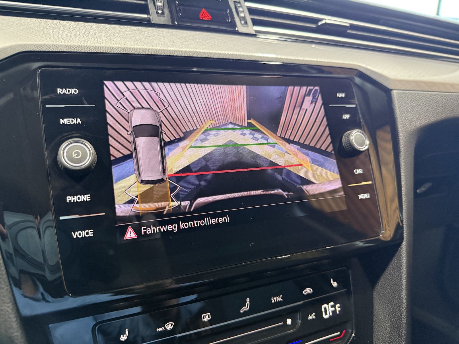 Fahrzeugabbildung Volkswagen Passat Variant GTE DSG *Navi*Kam*AHK*Virtual*ACC