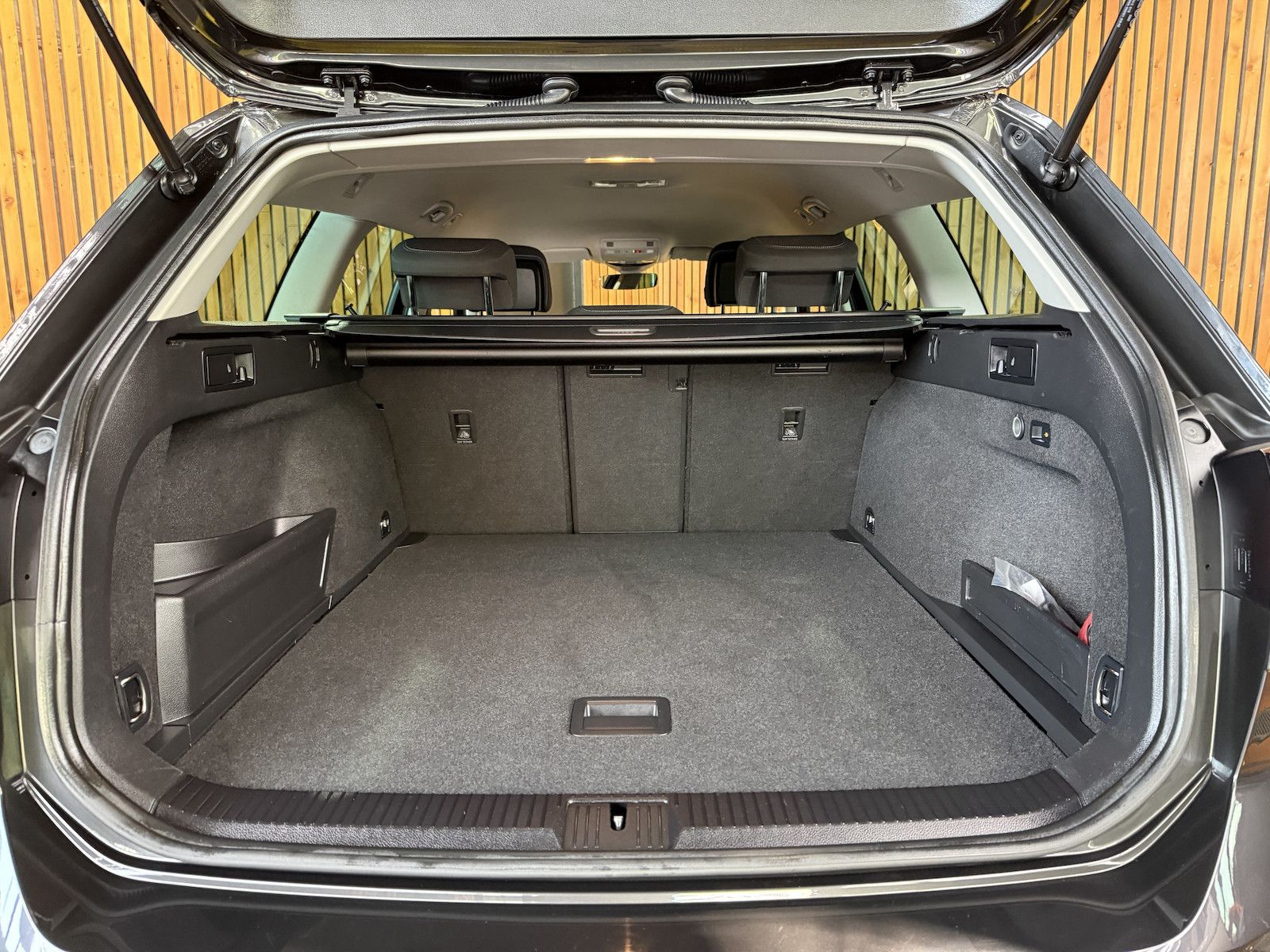 Fahrzeugabbildung Volkswagen Passat Variant GTE DSG *Navi*Kam*AHK*Virtual*ACC