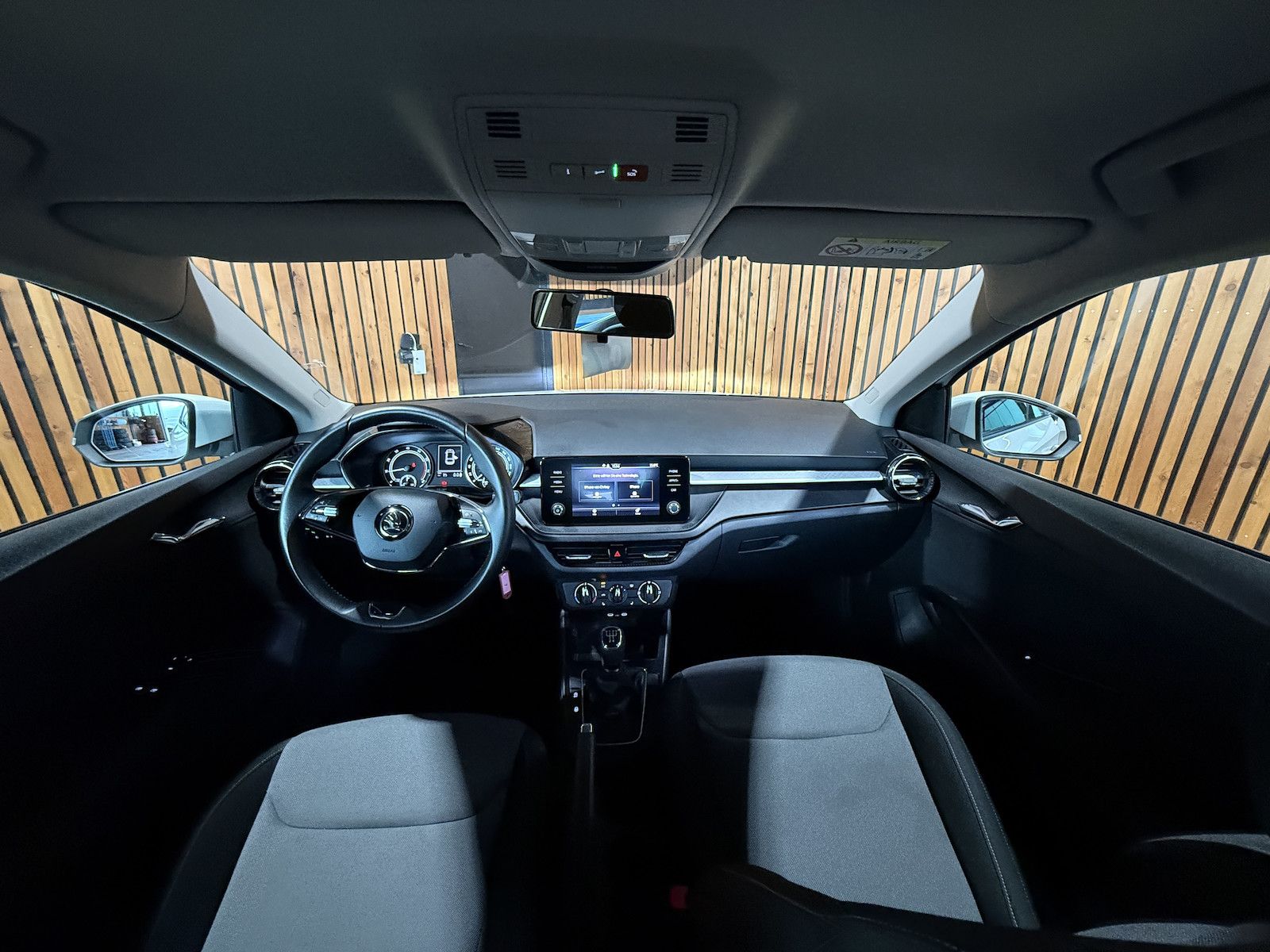 Fahrzeugabbildung SKODA Fabia 1,0 MPI Ambition *LED*Tempo*PDC*App*Sitzhz