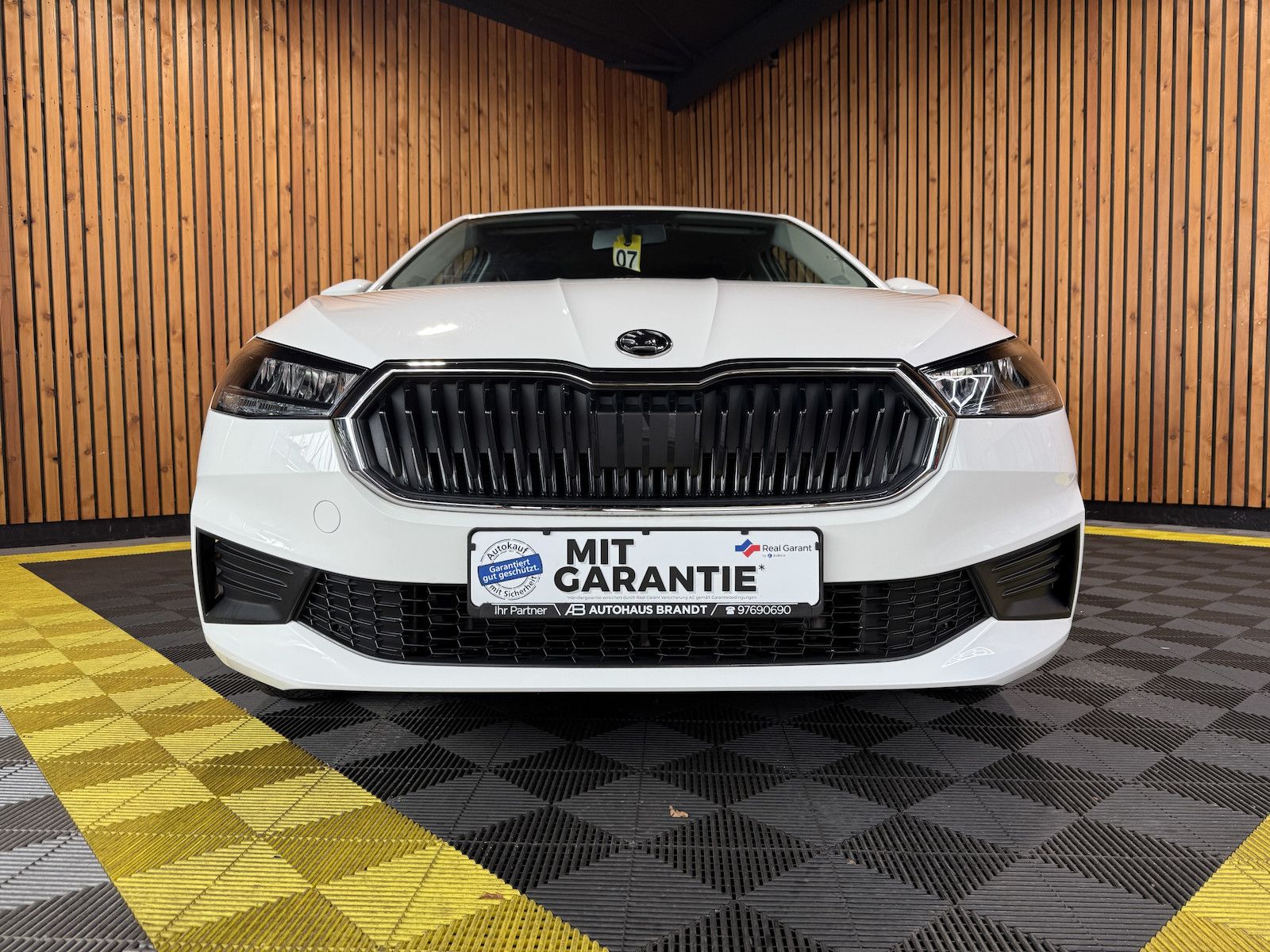 Fahrzeugabbildung SKODA Fabia 1,0 MPI Ambition *LED*Tempo*PDC*App*Sitzhz