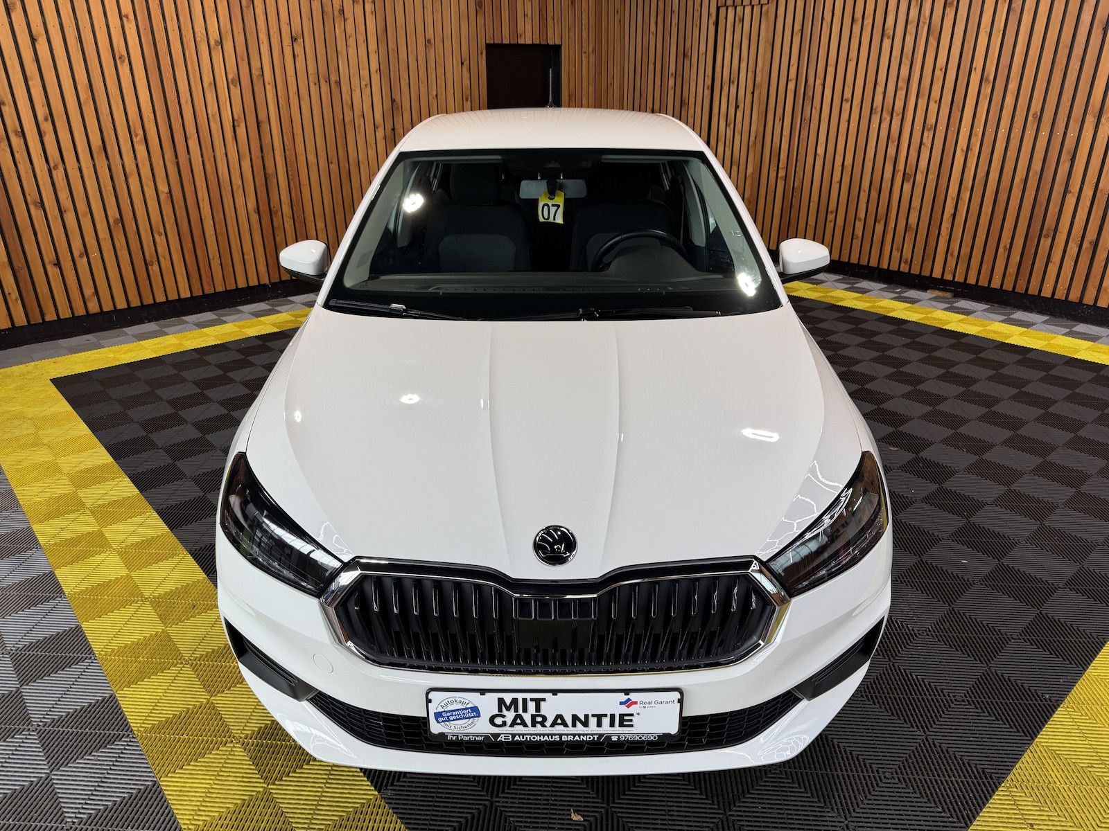 Fahrzeugabbildung SKODA Fabia 1,0 MPI Ambition *LED*Tempo*PDC*App*Sitzhz