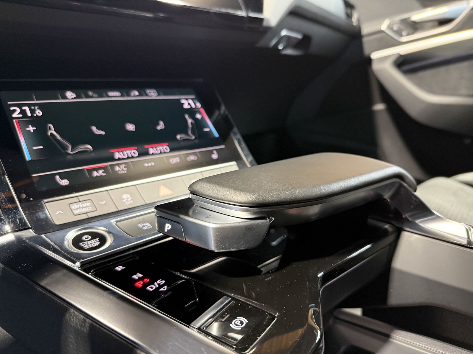 Fahrzeugabbildung Audi e-tron 50 qu. S Line *Navi*Kam*Virt*Luft*Matrix*