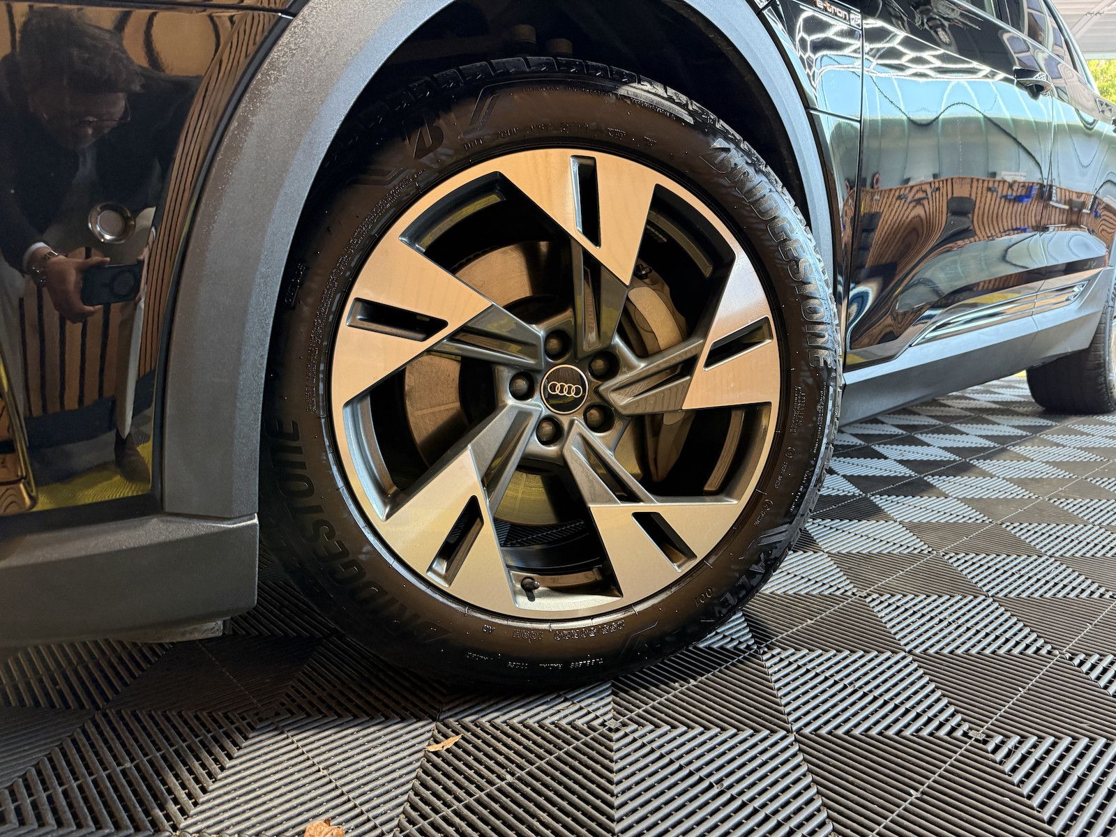 Fahrzeugabbildung Audi e-tron 50 qu. S Line *Navi*Kam*Virt*Luft*Matrix*