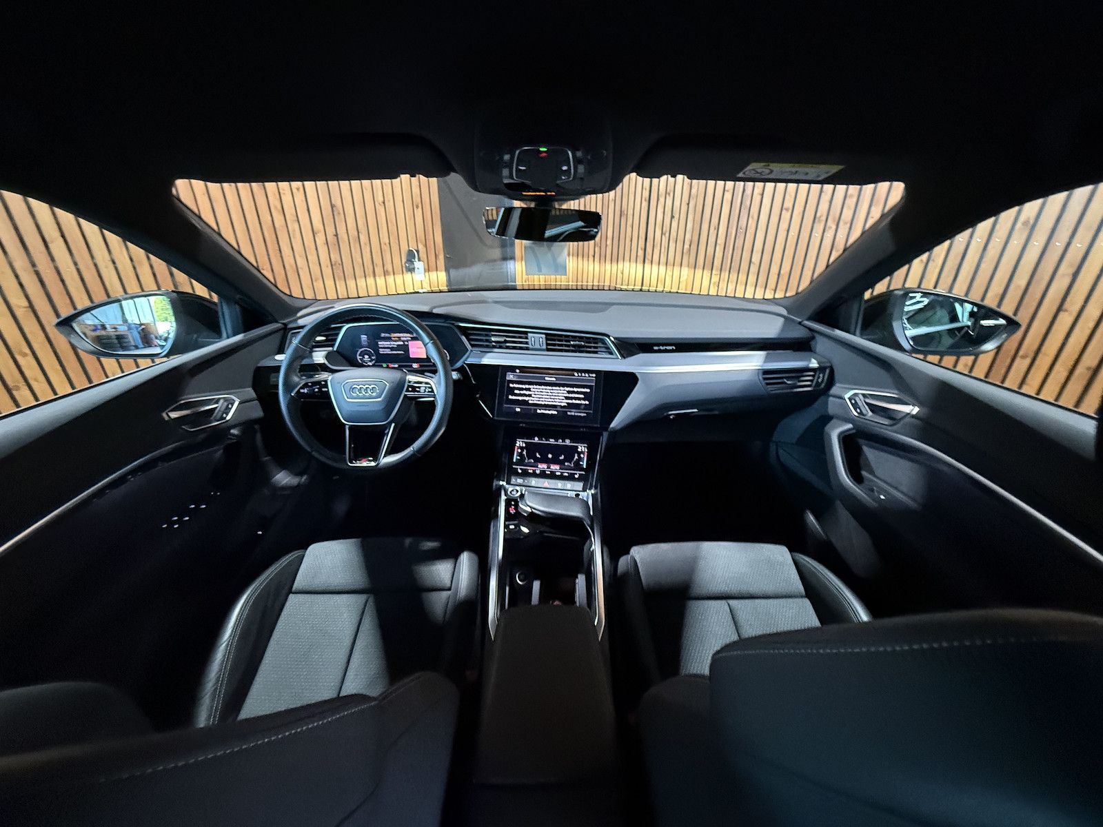 Fahrzeugabbildung Audi e-tron 50 qu. S Line *Navi*Kam*Virt*Luft*Matrix*