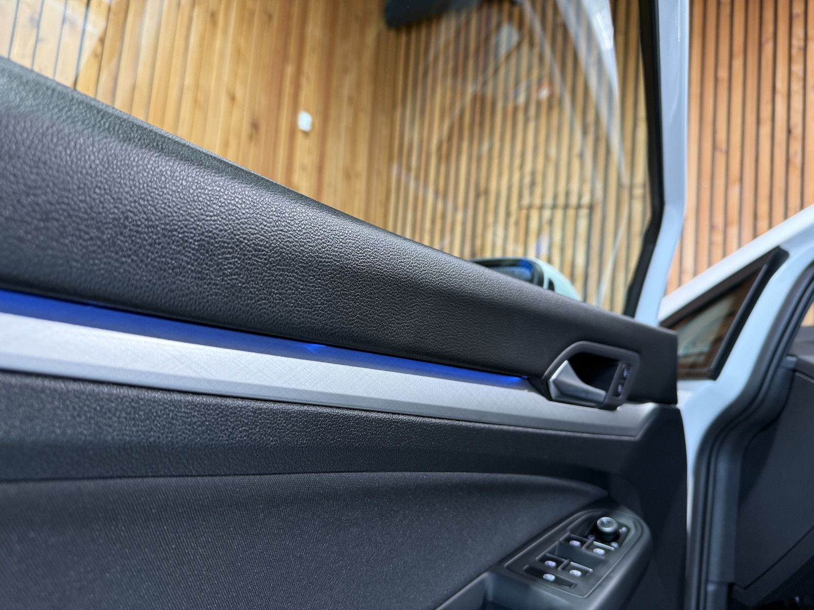 Fahrzeugabbildung Volkswagen Golf 2,0 TDI DSG Life *Navi*ACC*LED*Keyless*