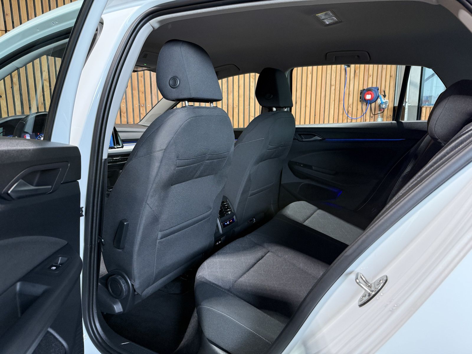 Fahrzeugabbildung Volkswagen Golf 2,0 TDI DSG Life *Navi*ACC*LED*Keyless*