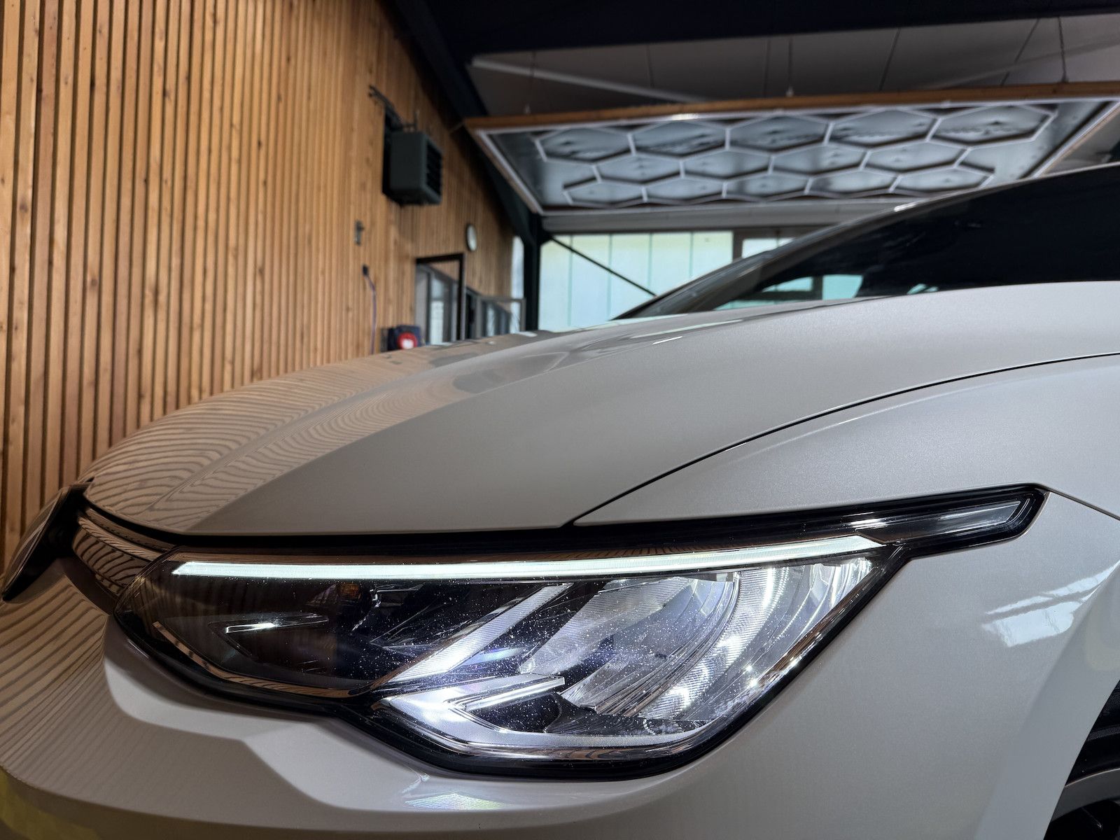 Fahrzeugabbildung Volkswagen Golf 2,0 TDI DSG Life *Navi*ACC*LED*Keyless*