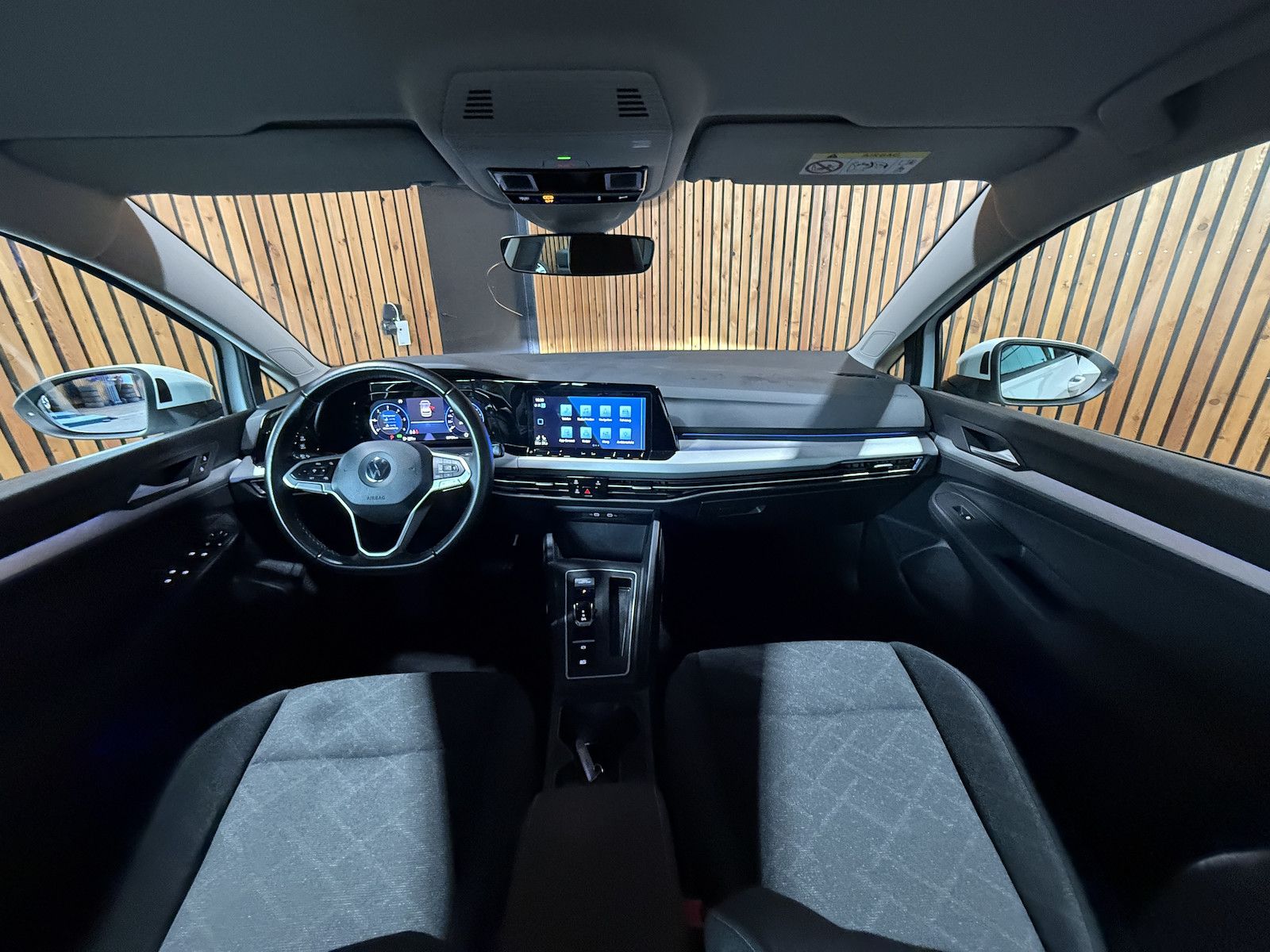 Fahrzeugabbildung Volkswagen Golf 2,0 TDI DSG Life *Navi*ACC*LED*Keyless*