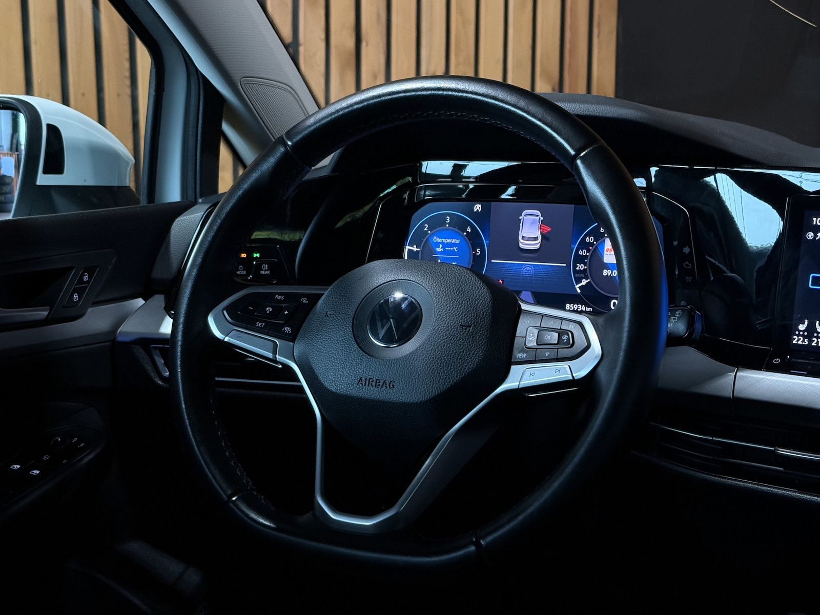 Fahrzeugabbildung Volkswagen Golf 2,0 TDI DSG Life *Navi*ACC*LED*Keyless*