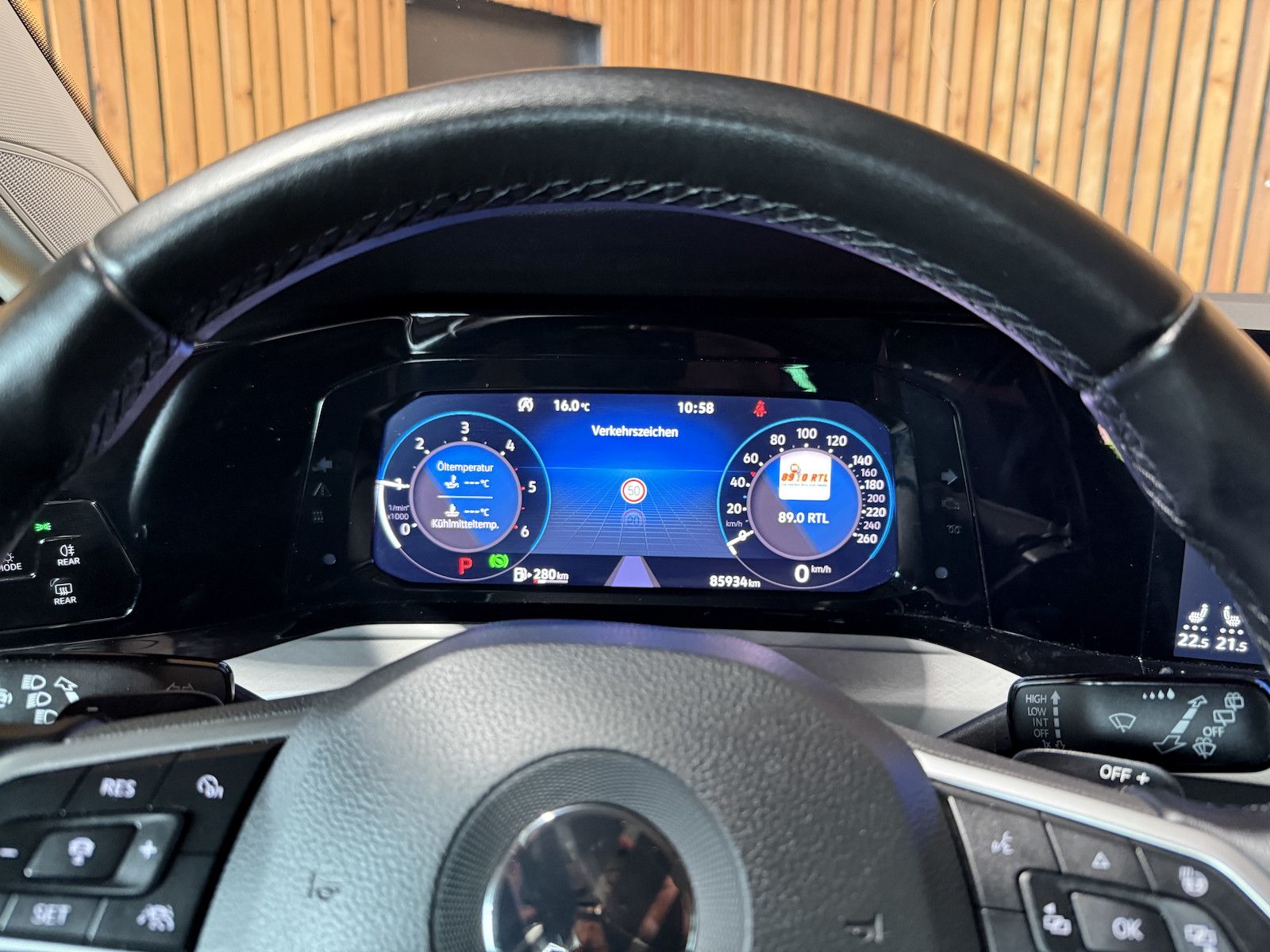 Fahrzeugabbildung Volkswagen Golf 2,0 TDI DSG Life *Navi*ACC*LED*Keyless*