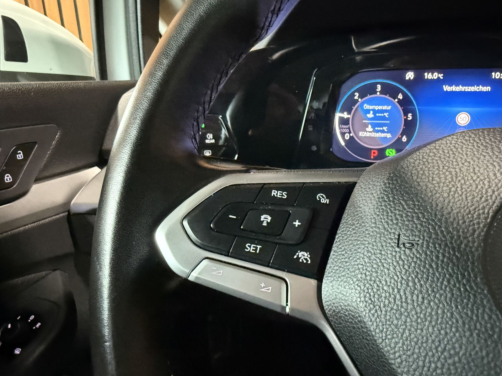 Fahrzeugabbildung Volkswagen Golf 2,0 TDI DSG Life *Navi*ACC*LED*Keyless*