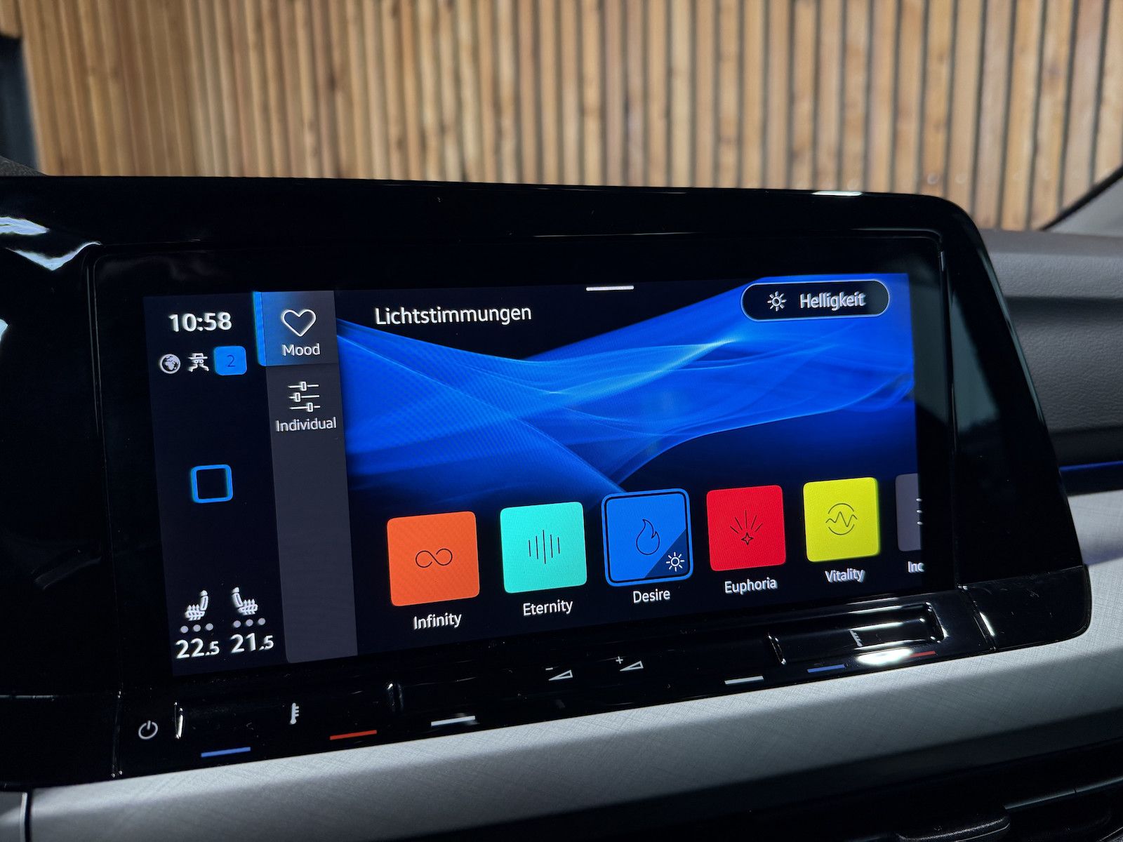 Fahrzeugabbildung Volkswagen Golf 2,0 TDI DSG Life *Navi*ACC*LED*Keyless*