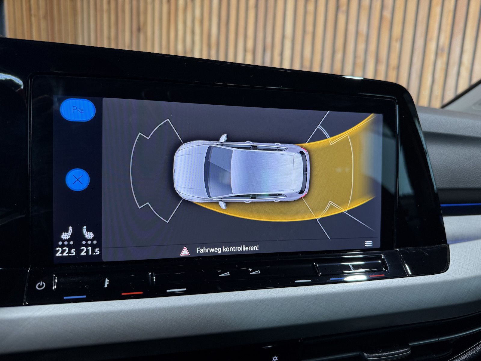 Fahrzeugabbildung Volkswagen Golf 2,0 TDI DSG Life *Navi*ACC*LED*Keyless*