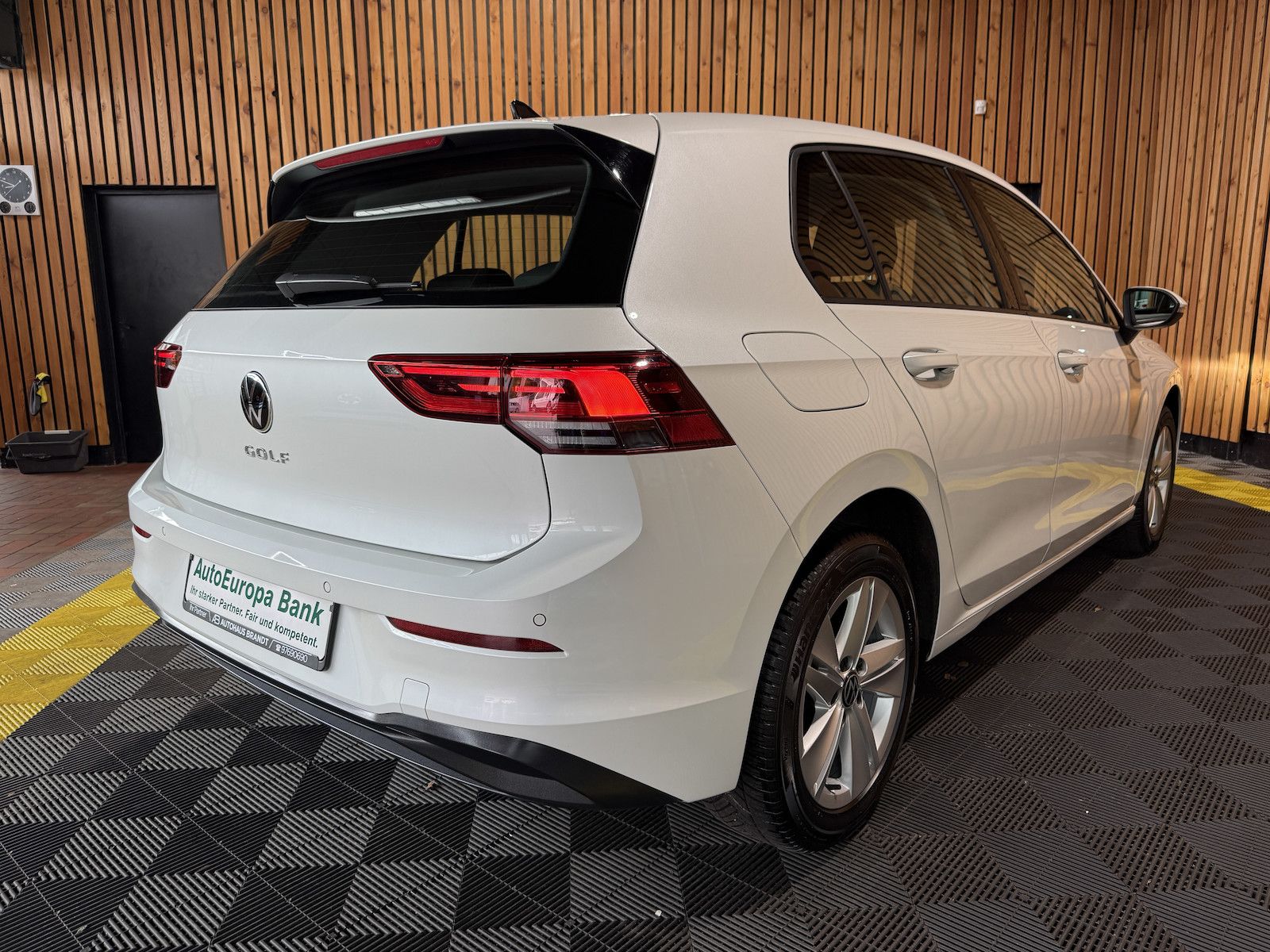 Fahrzeugabbildung Volkswagen Golf 2,0 TDI DSG Life *Navi*ACC*LED*Keyless*