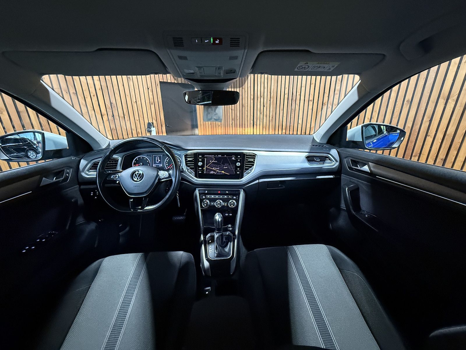 Fahrzeugabbildung Volkswagen T-Roc 1,5 TSI Style *Navi*AHK*PDC*el.Heckklappe*