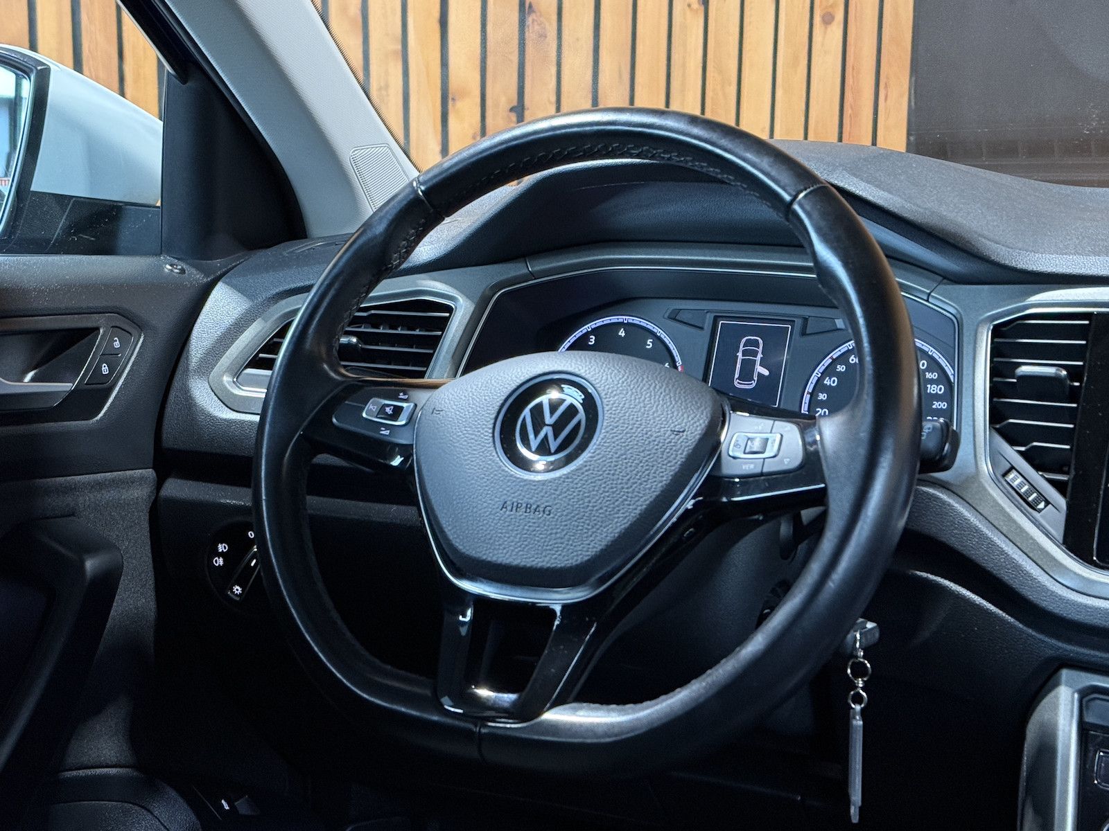 Fahrzeugabbildung Volkswagen T-Roc 1,5 TSI Style *Navi*AHK*PDC*el.Heckklappe*