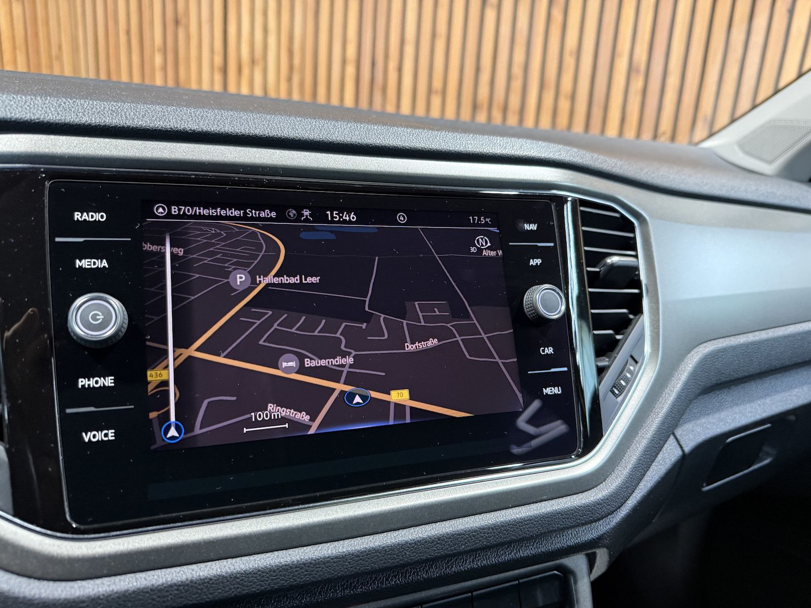 Fahrzeugabbildung Volkswagen T-Roc 1,5 TSI Style *Navi*AHK*PDC*el.Heckklappe*