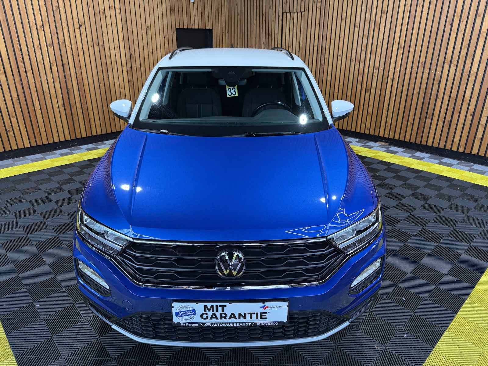 Fahrzeugabbildung Volkswagen T-Roc 1,5 TSI Style *Navi*AHK*PDC*el.Heckklappe*