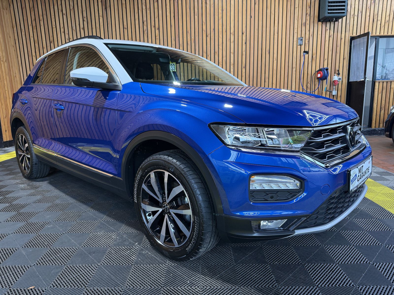 Fahrzeugabbildung Volkswagen T-Roc 1,5 TSI Style *Navi*AHK*PDC*el.Heckklappe*