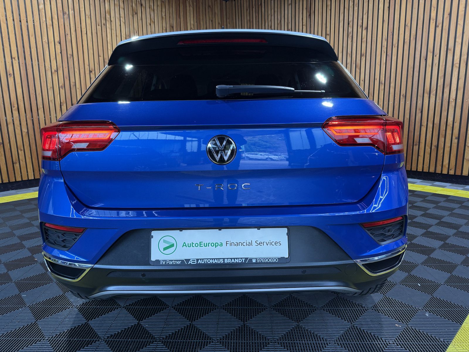 Fahrzeugabbildung Volkswagen T-Roc 1,5 TSI Style *Navi*AHK*PDC*el.Heckklappe*